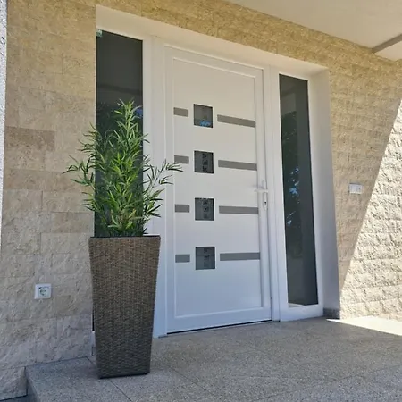Luxury Paradiso Вилла