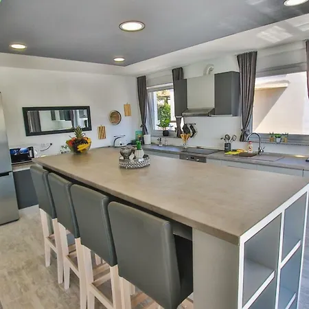 Luxury Paradiso Вилла