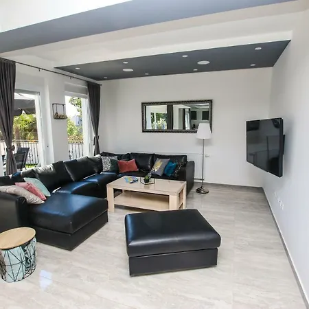 Luxury Paradiso Вилла