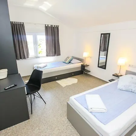 Luxury Paradiso Vila Tar-Vabriga