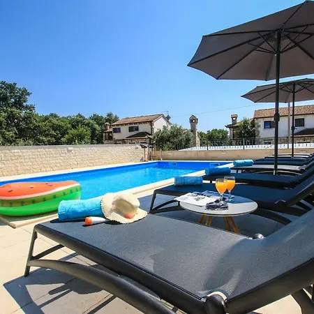Luxury Paradiso Vila Tar-Vabriga